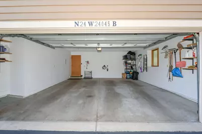 N24W24045  Brandon Oaks Dr #B, Pewaukee, WI 53072 - Photo 28