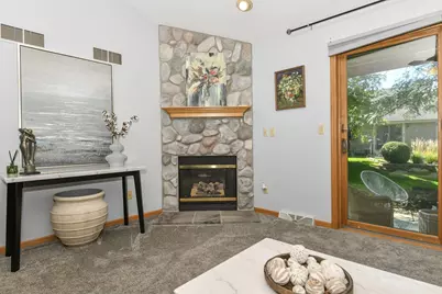 N24W24045  Brandon Oaks Dr #B, Pewaukee, WI 53072 - Photo 10