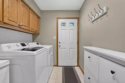 4134 S Victoria Ct, New Berlin, WI 53151 - Photo 14