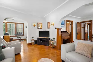 2546 S Howell Ave, Milwaukee, WI 53207 - Photo 12