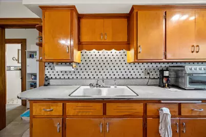 2546 S Howell Ave, Milwaukee, WI 53207 - Photo 8