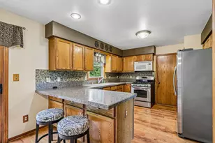 28604 Burma Ln, Racine, WI 53185 - Photo 2