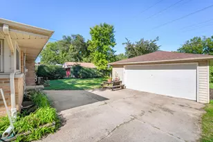 5444 N Dexter Ave, Glendale, WI 53209 - Photo 22