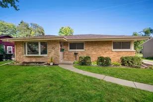5444 N Dexter Ave, Glendale, WI 53209 - Photo 1