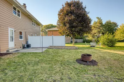 2700  Albany Ct #2702, Waukesha, WI 53188 - Photo 20