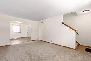 2700 Albany Ct, Waukesha, WI 53188 - Photo 4