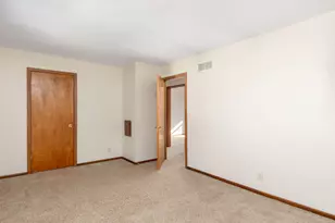 2700 Albany Ct, Waukesha, WI 53188 - Photo 14