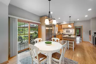 11235 N Westwood Circle, Mequon, WI 53097 - Photo 10