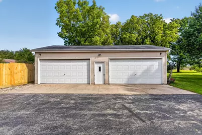 901 S Stuart Rd, Racine, WI 53406 - Photo 2