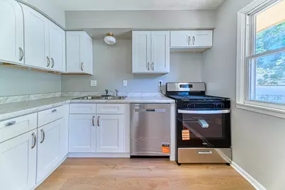 6622 N 51st St, Milwaukee, WI 53223 - Photo 10
