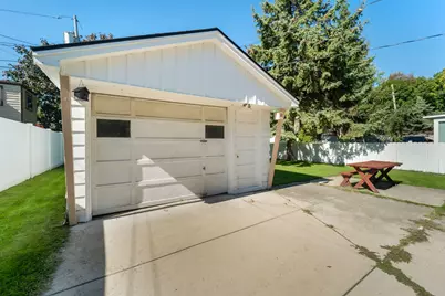 5751 N Dexter Ave, Glendale, WI 53209 - Photo 18