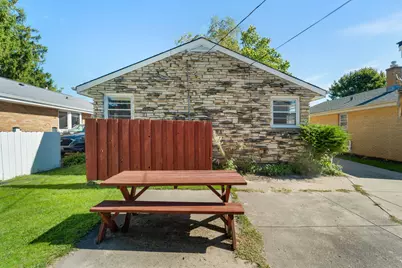 5751 N Dexter Ave, Glendale, WI 53209 - Photo 20
