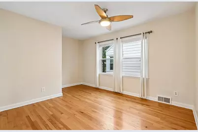 4628 N Hollywood Ave, Milwaukee, WI 53211 - Photo 8