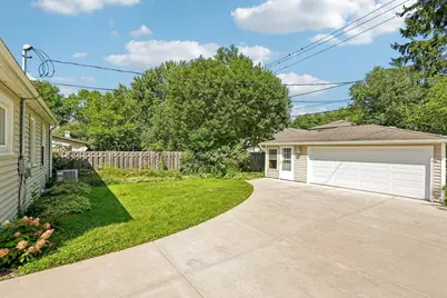 4628 N Hollywood Ave, Milwaukee, WI 53211 - Photo 16
