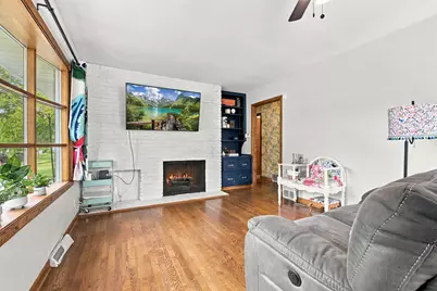 W166N8570  Theodore Ave, Menomonee Falls, WI 53051 - Photo 4