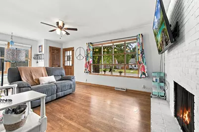 W166N8570  Theodore Ave, Menomonee Falls, WI 53051 - Photo 6