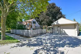 708 E Euclid Ave, Milwaukee, WI 53207 - Photo 30