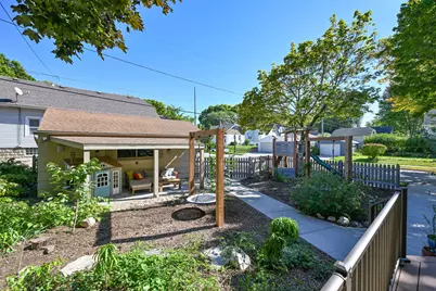 708 E Euclid Ave, Milwaukee, WI 53207 - Photo 28
