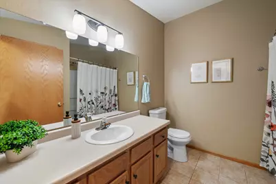 1976  Parknoll Ln, Port Washington, WI 53074 - Photo 20