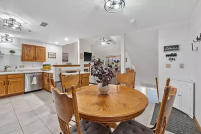 1976  Parknoll Ln, Port Washington, WI 53074 - Photo 10