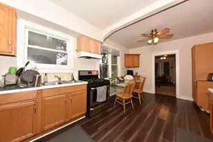 2244 S 55th St, West Allis, WI 53219 - Photo 6