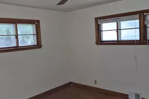 4574 N 107th St, Wauwatosa, WI 53225 - Photo 8