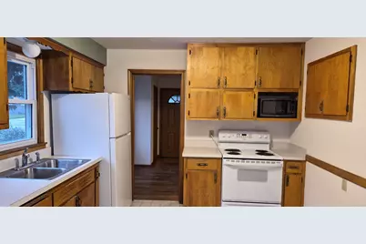 4574 N 107th St, Wauwatosa, WI 53225 - Photo 6