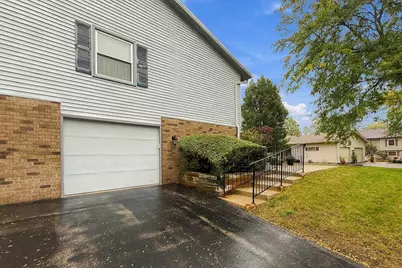 10248 W Parkedge Cir, Franklin, WI 53132 - Photo 20