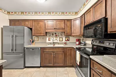 10248 W Parkedge Cir, Franklin, WI 53132 - Photo 10