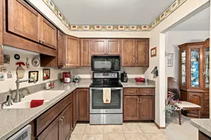 10248 W Parkedge Circle, Franklin, WI 53132 - Photo 12