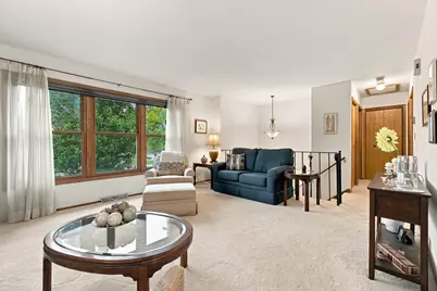 10248 W Parkedge Cir, Franklin, WI 53132 - Photo 6