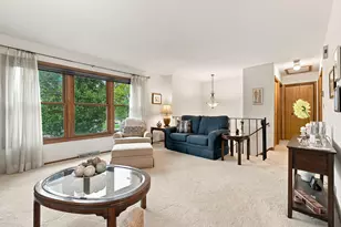 10248 W Parkedge Circle, Franklin, WI 53132 - Photo 6