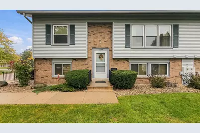 10248 W Parkedge Cir, Franklin, WI 53132 - Photo 2