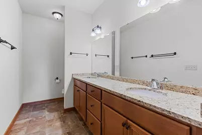 W129N6745  Northfield Cir, Menomonee Falls, WI 53051 - Photo 20