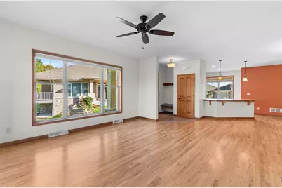 W129N6745  Northfield Cir, Menomonee Falls, WI 53051 - Photo 8