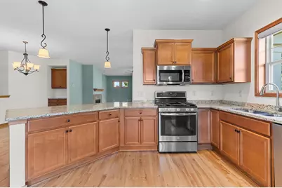 W129N6745  Northfield Cir, Menomonee Falls, WI 53051 - Photo 14