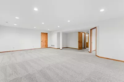W129N6745  Northfield Cir, Menomonee Falls, WI 53051 - Photo 30