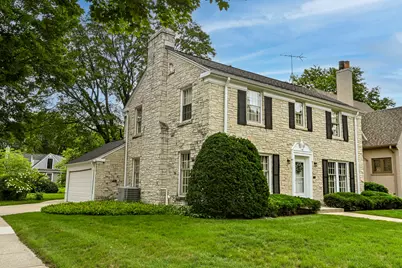 2576  Pasadena Blvd, Wauwatosa, WI 53226 - Photo 38