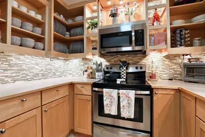 5200 S Tuckaway Blvd #365, Greenfield, WI 53221 - Photo 2