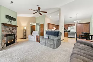 W197N17002 Stonewall Dr, Jackson, WI 53037 - Photo 10