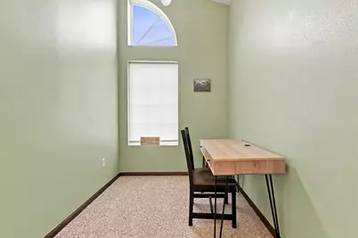 W197N17002  Stonewall Dr, Jackson, WI 53037 - Photo 6