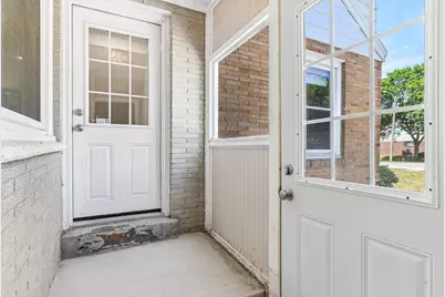 9035 W Morgan Ave, Milwaukee, WI 53228 - Photo 8