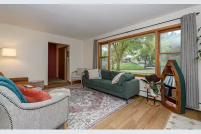 606  Lee Ct, Waukesha, WI 53186 - Photo 2