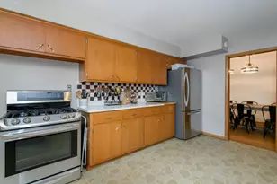 606 Lee Ct, Waukesha, WI 53186 - Photo 6