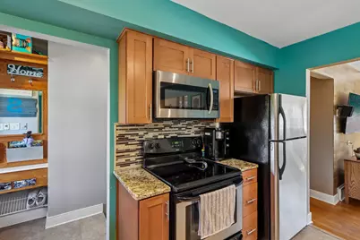 2434 W Edgerton Ave, Milwaukee, WI 53221 - Photo 18