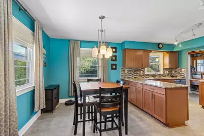 2434 W Edgerton Ave, Milwaukee, WI 53221 - Photo 10