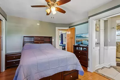 2434 W Edgerton Ave, Milwaukee, WI 53221 - Photo 24