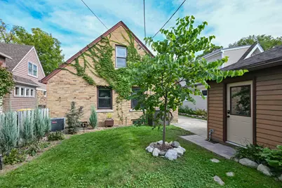 2563 N 71st St, Wauwatosa, WI 53213 - Photo 30
