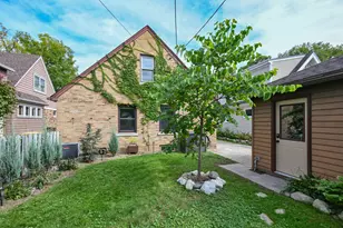 2563 N 71st St, Wauwatosa, WI 53213 - Photo 30