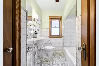 2563 N 71st St, Wauwatosa, WI 53213 - Photo 16